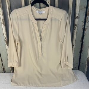 Rose & Olive Cream 2/3 Sleeve Blouse